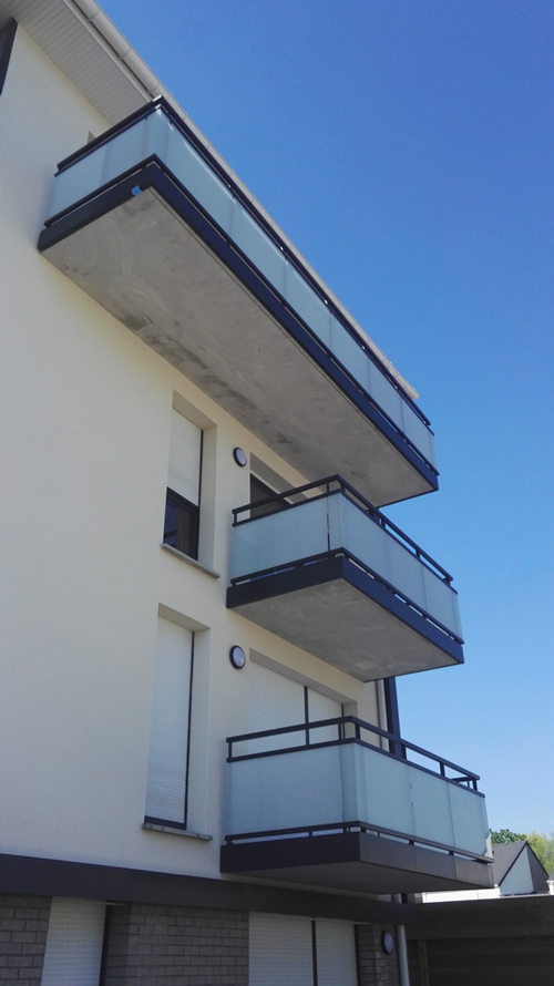 balcon métallique