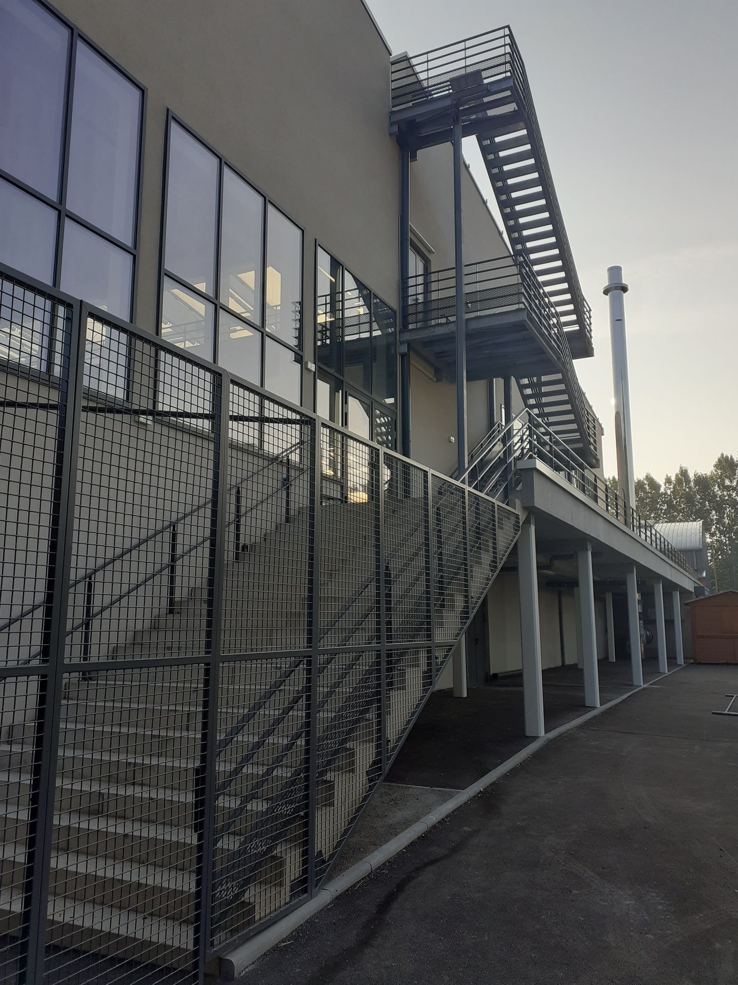 Escalier extérieur métallique